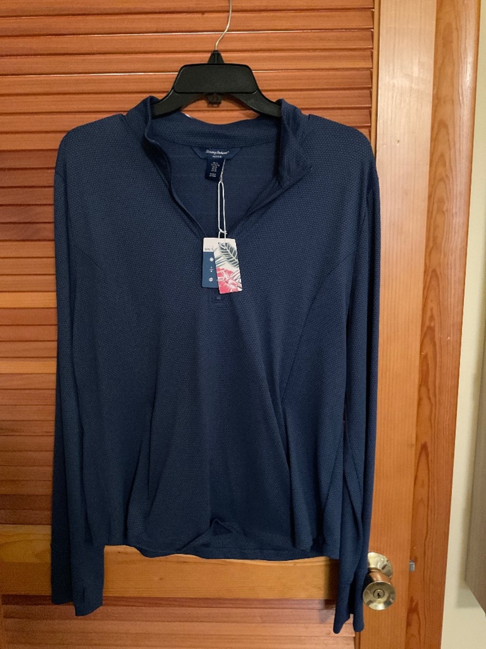 Tommy bahama active wear top golf